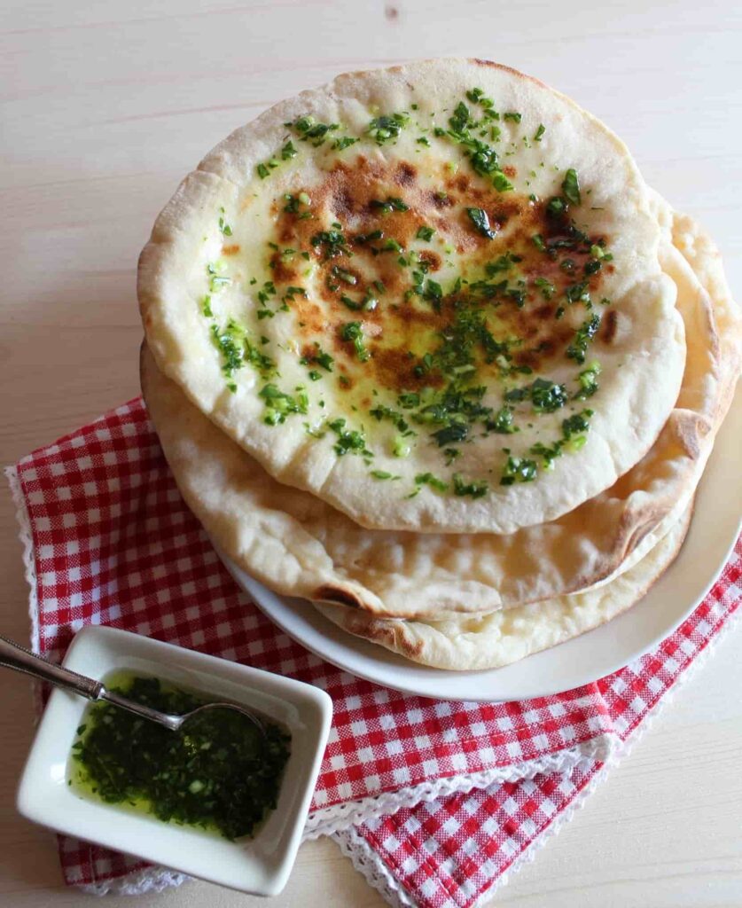 Pain turc : Le pain le plus délicieux et le plus facile que vous ferez !